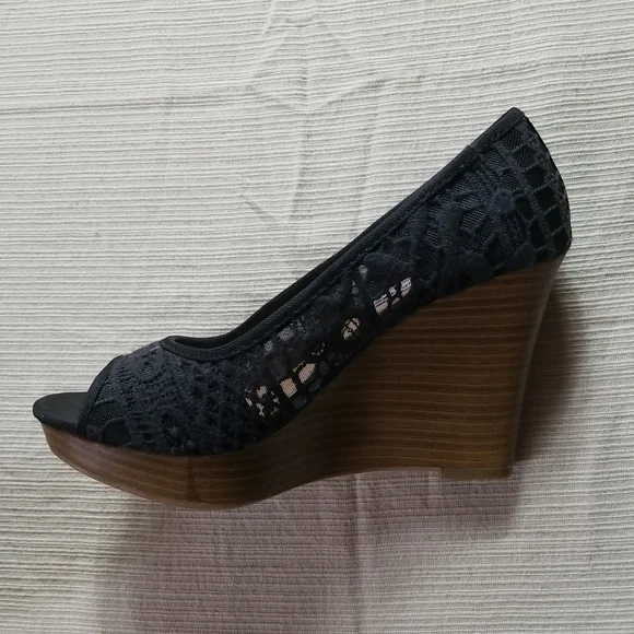 American eagle 5 1/2 heels - Picture 4 of 7